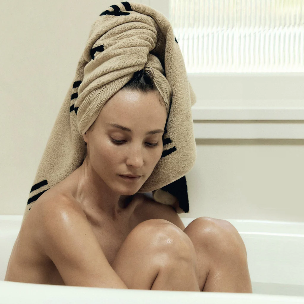 Baina Claremont Bath Towel Sand Noir - Image 2