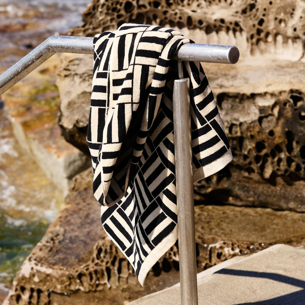 Baina Sand Noir Willis Pool Towel - Image 4