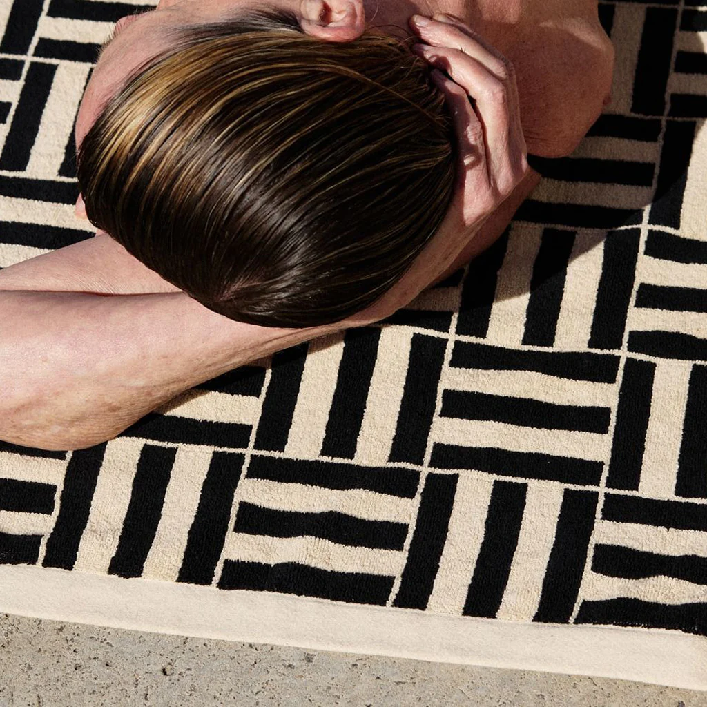 Baina Sand Noir Willis Pool Towel - Image 5