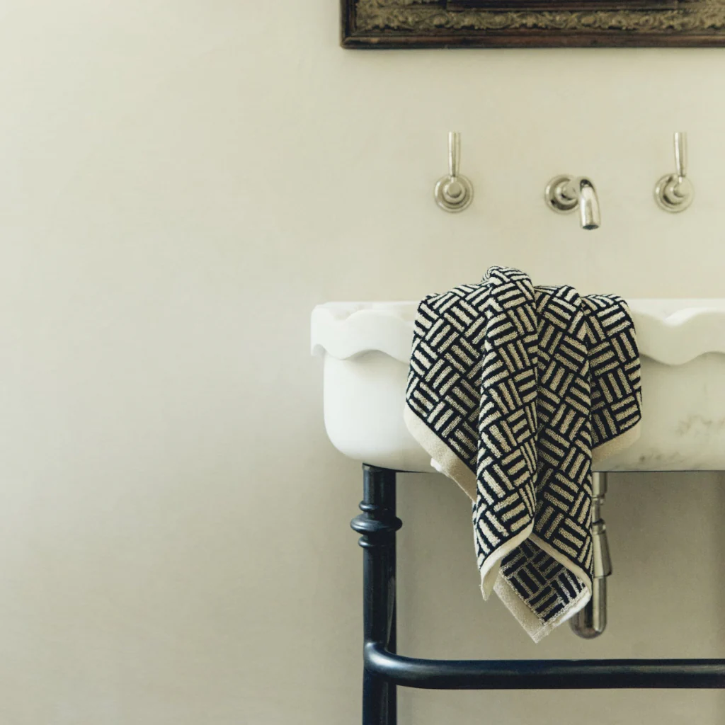 Baina Torrens Hand Towel Sand Noir - Image 2
