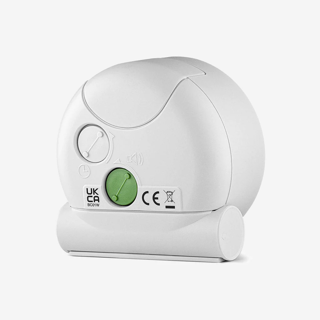 Braun BC01W Classic Analogue Alarm Clock White - Image 6