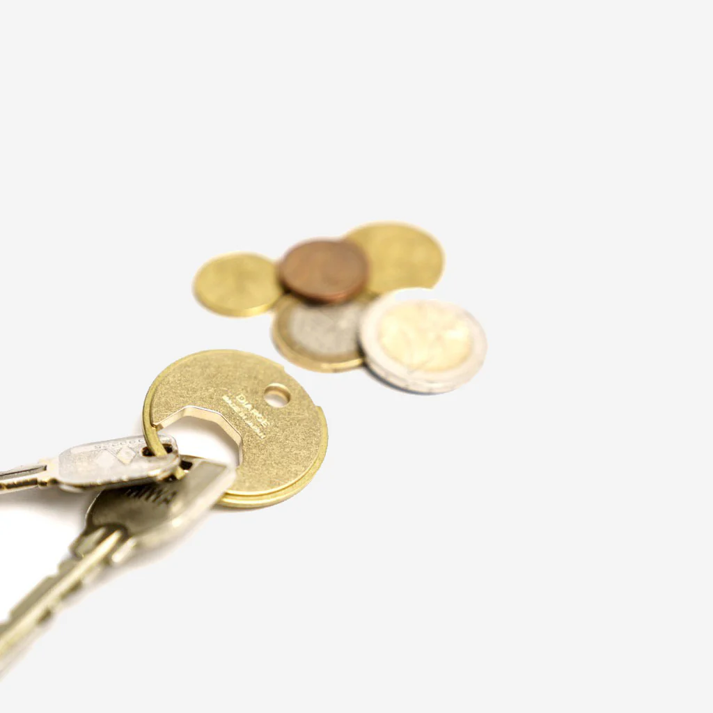 Diarge Brass Circle Disc Keyring - Image 4