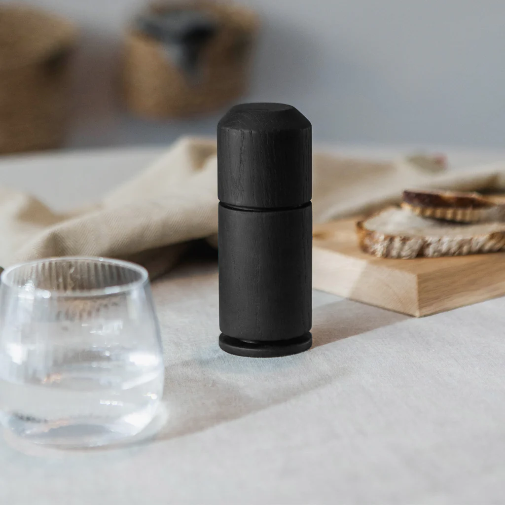 Ekta Living Crush Me Grinder Black Oak - Image 5