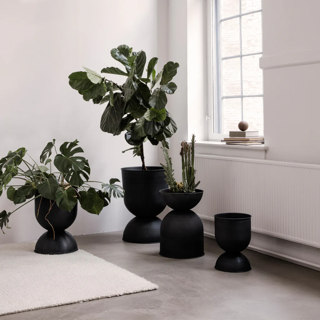 Ferm Living Hourglass Pot Black Extra Small - Image 5