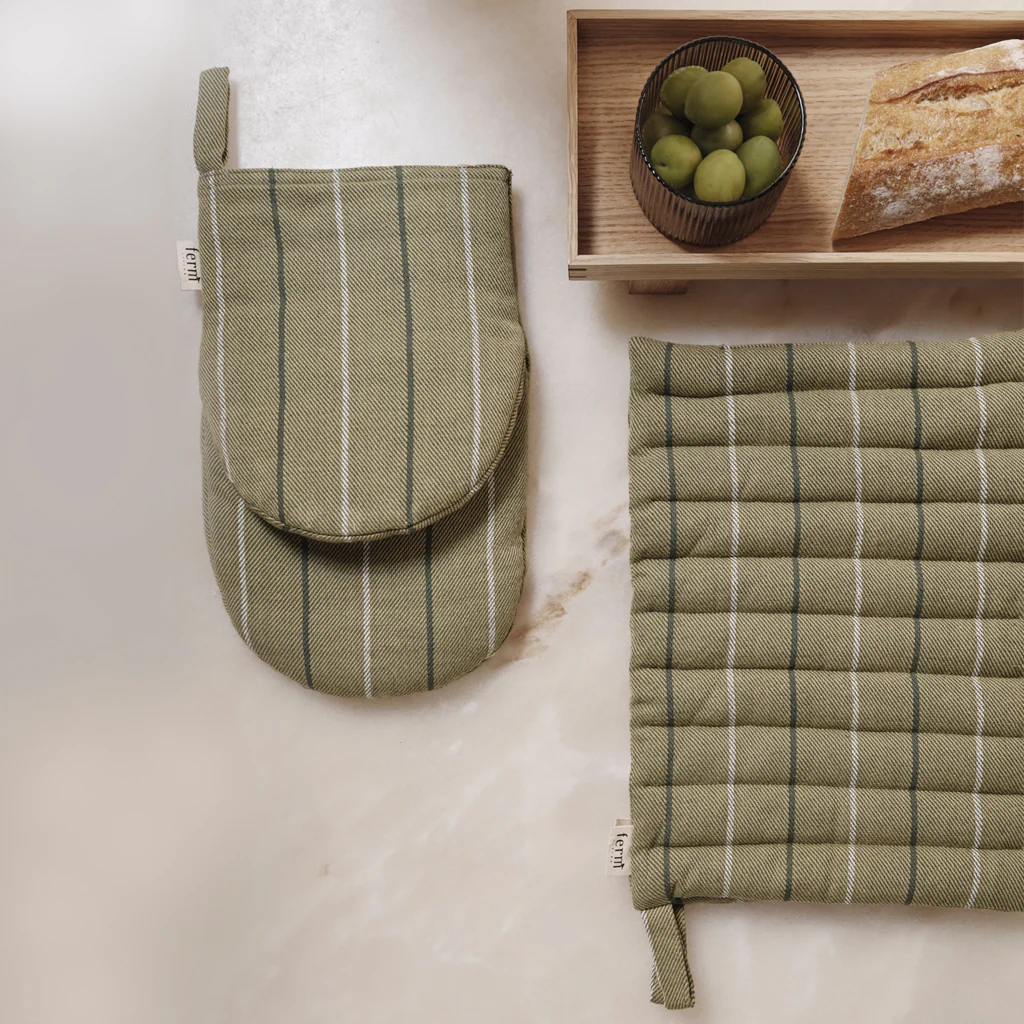 Ferm Living Ito Oven Mitt Seaweed - Image 4