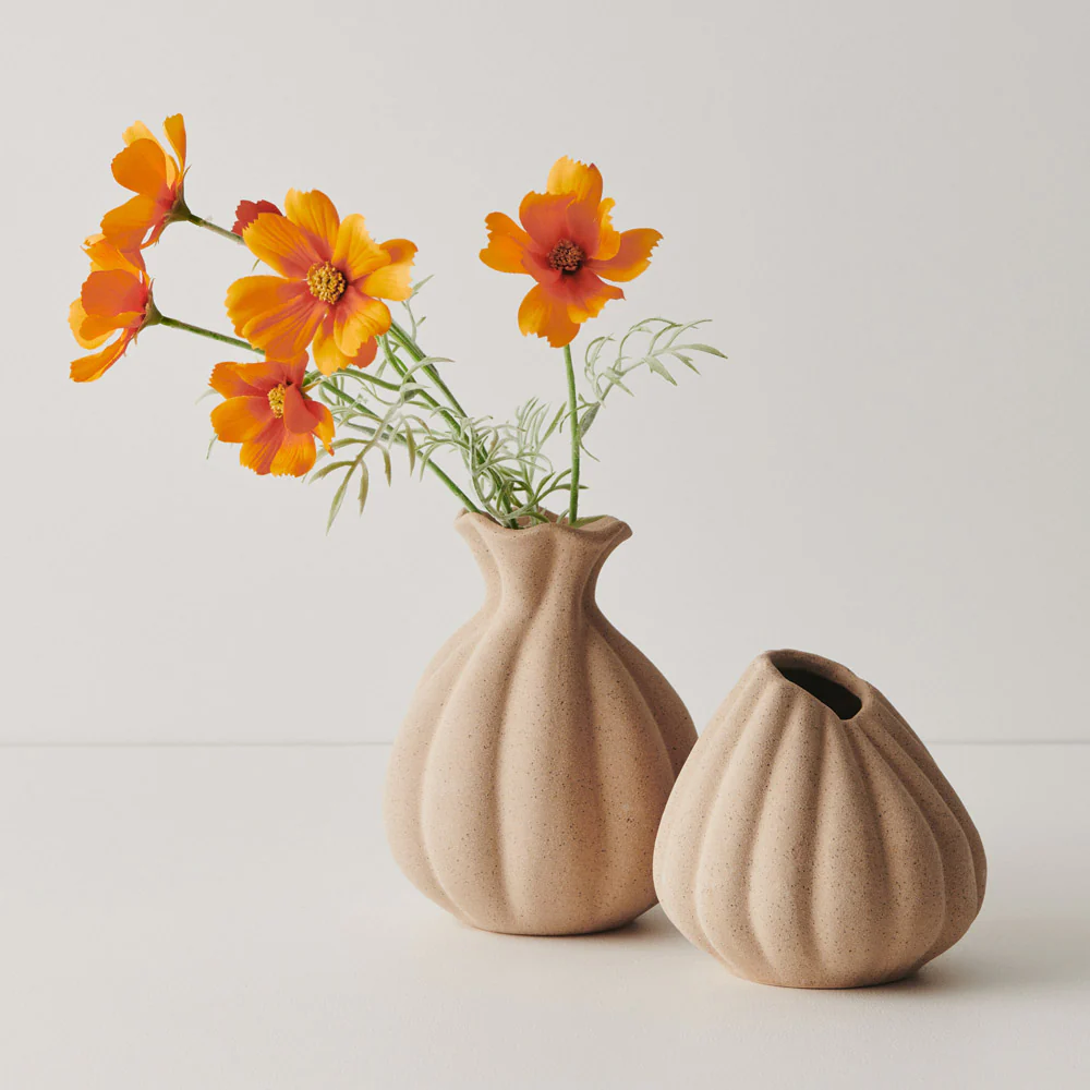 Floral Interiors Hana Vase Sand Medium - Image 3