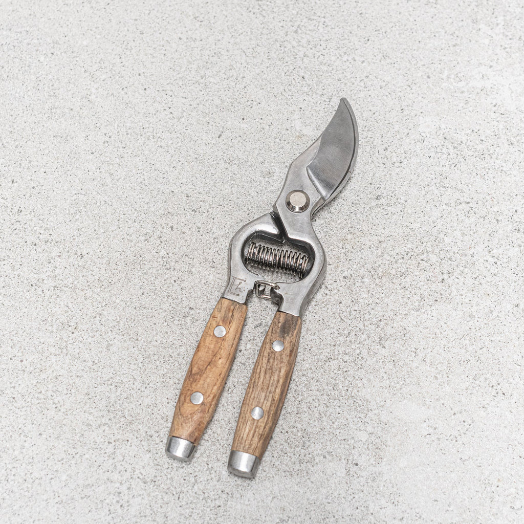 Heaven In Earth Secateurs Wood Handle - Image 6