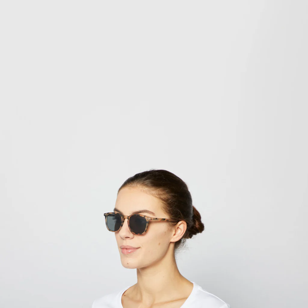 Izipizi Sunglasses Adult #E Light Tortoise - Image 4
