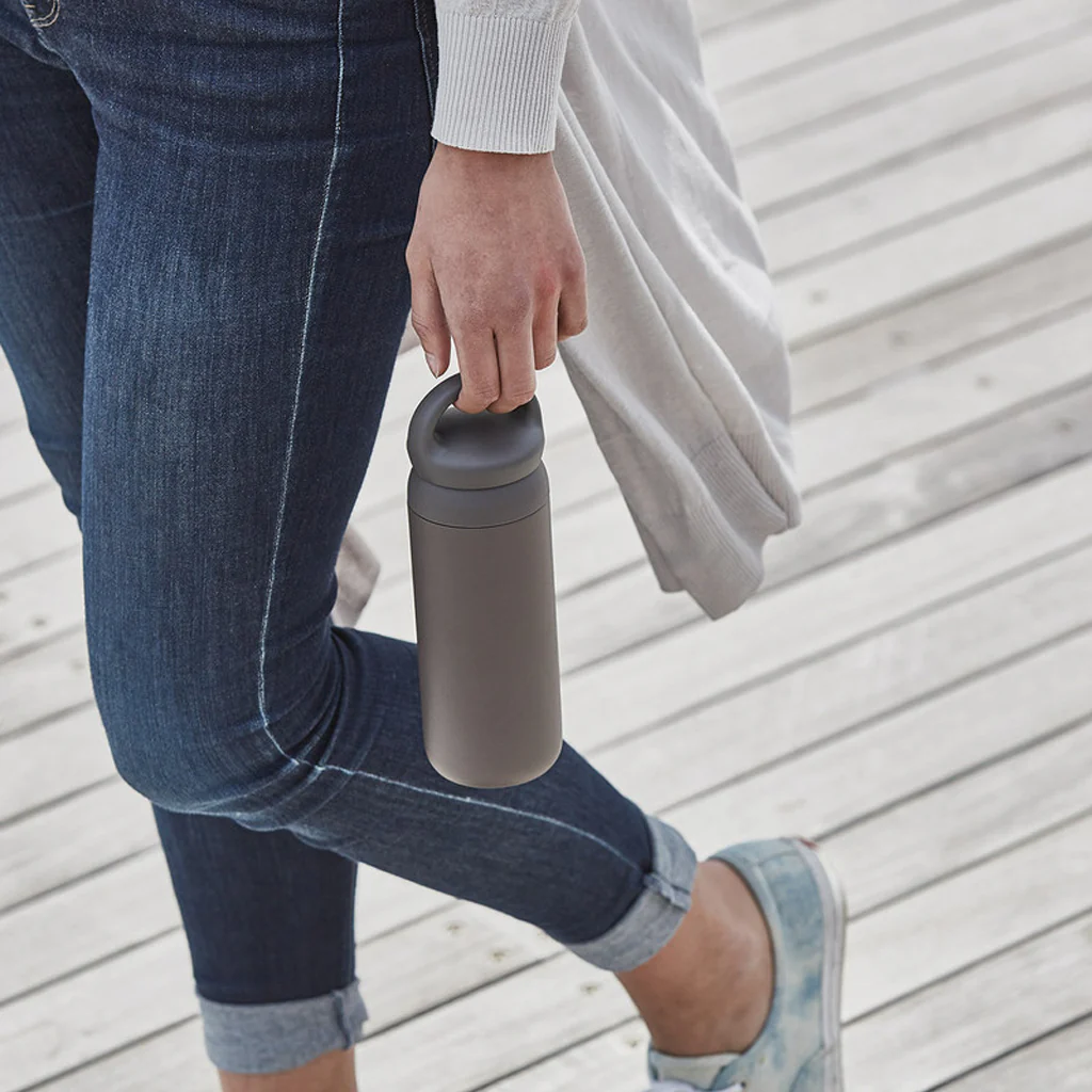 Kinto Day Off Tumbler Charcoal 500ml - Image 3