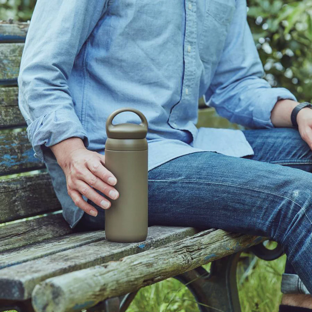 Kinto Day Off Tumbler Khaki 500ml - Image 3