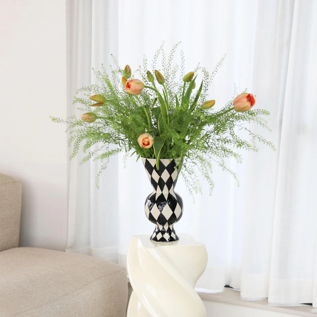 Klevering Rhomic Vase Black - Image 2