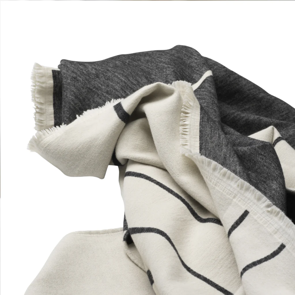 Kristina Dam Architecture Throw Black Off White - Image 5