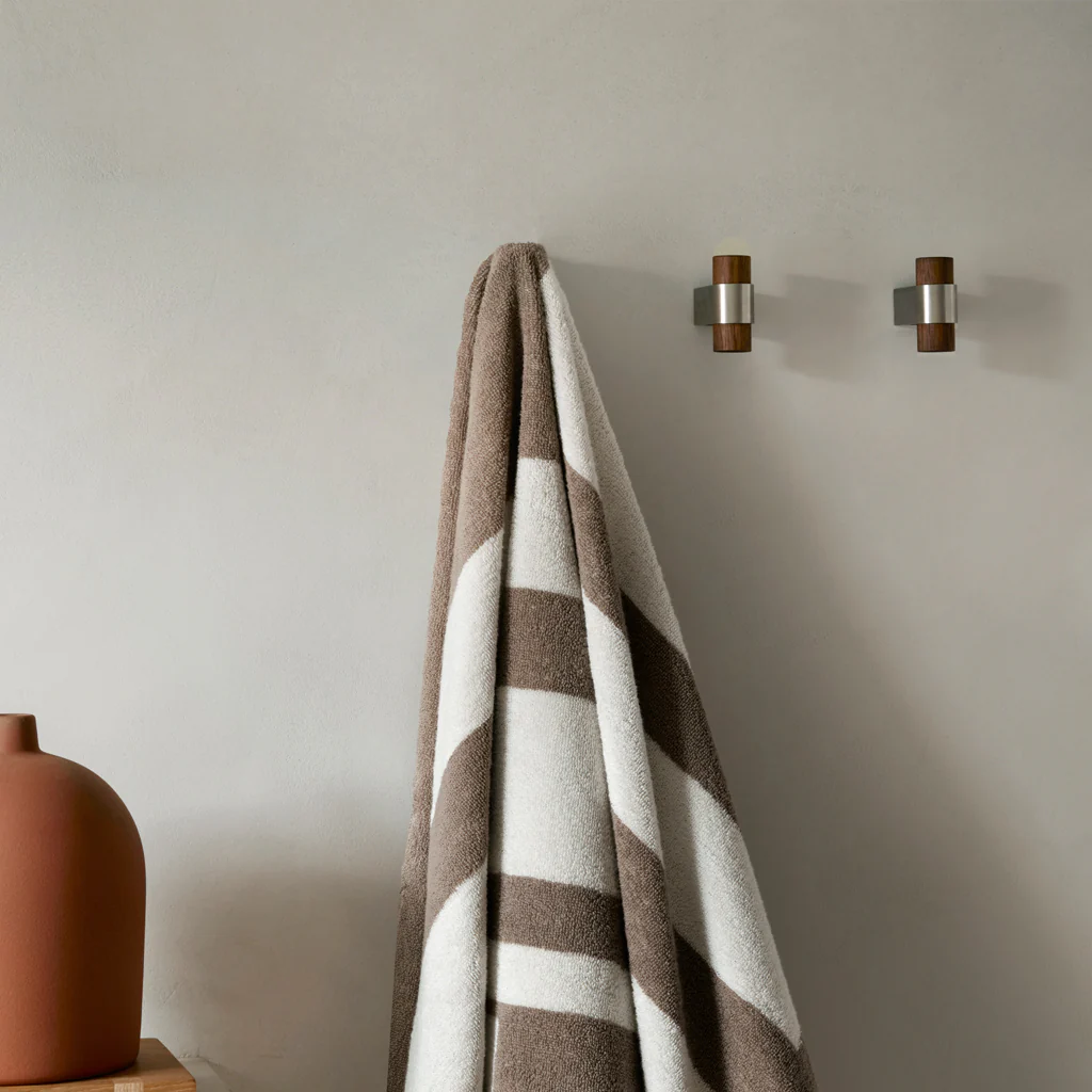 Kristina Dam Dowel Hooks Walnut - Image 3