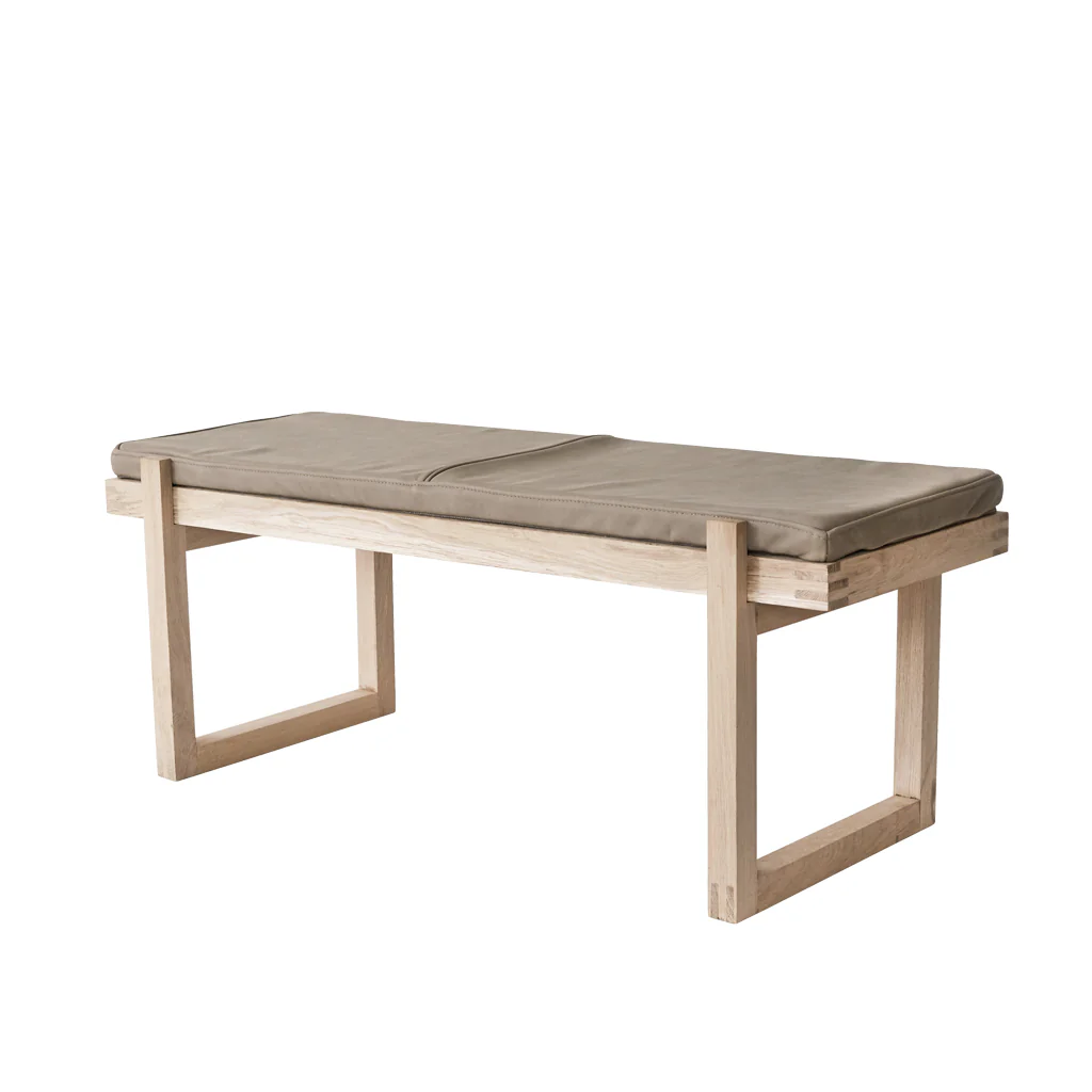 Kristina Dam Minimal Leather Bench Oak - Image 2