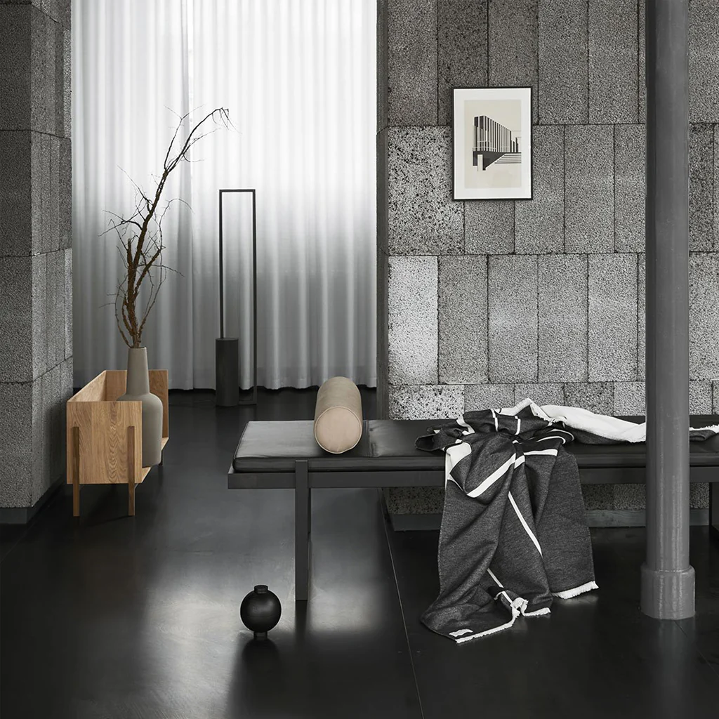 Kristina Dam Minimal Leather Daybed Black - Image 2