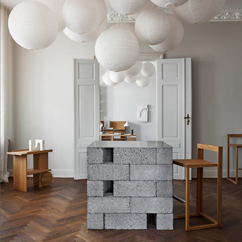 Kristina Dam Outline Bar Chair - Image 4