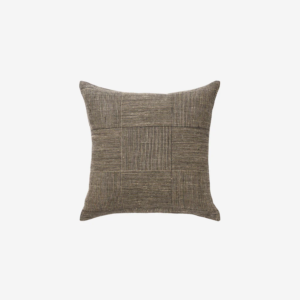 L&M Home Vida Linen Grand Cushion Noir
