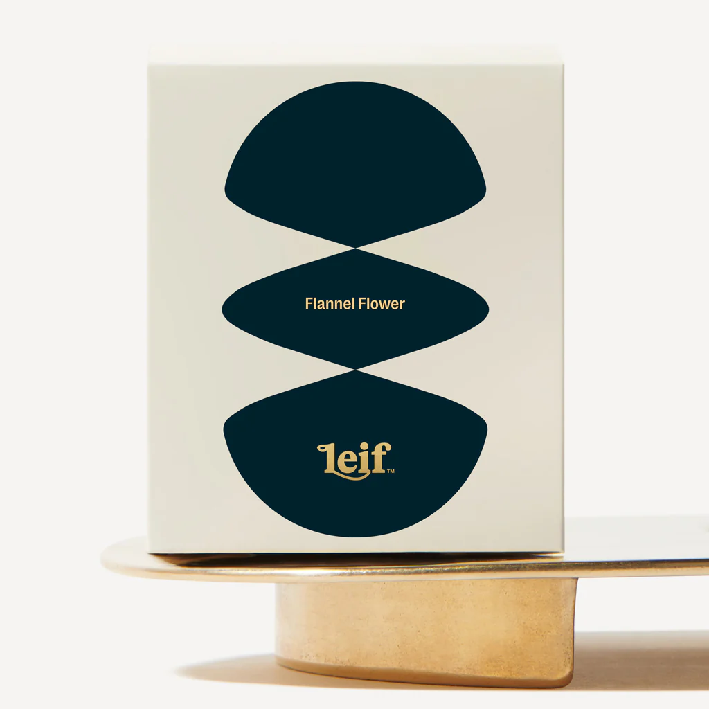 Leif Flannel Flower Candle - Image 5