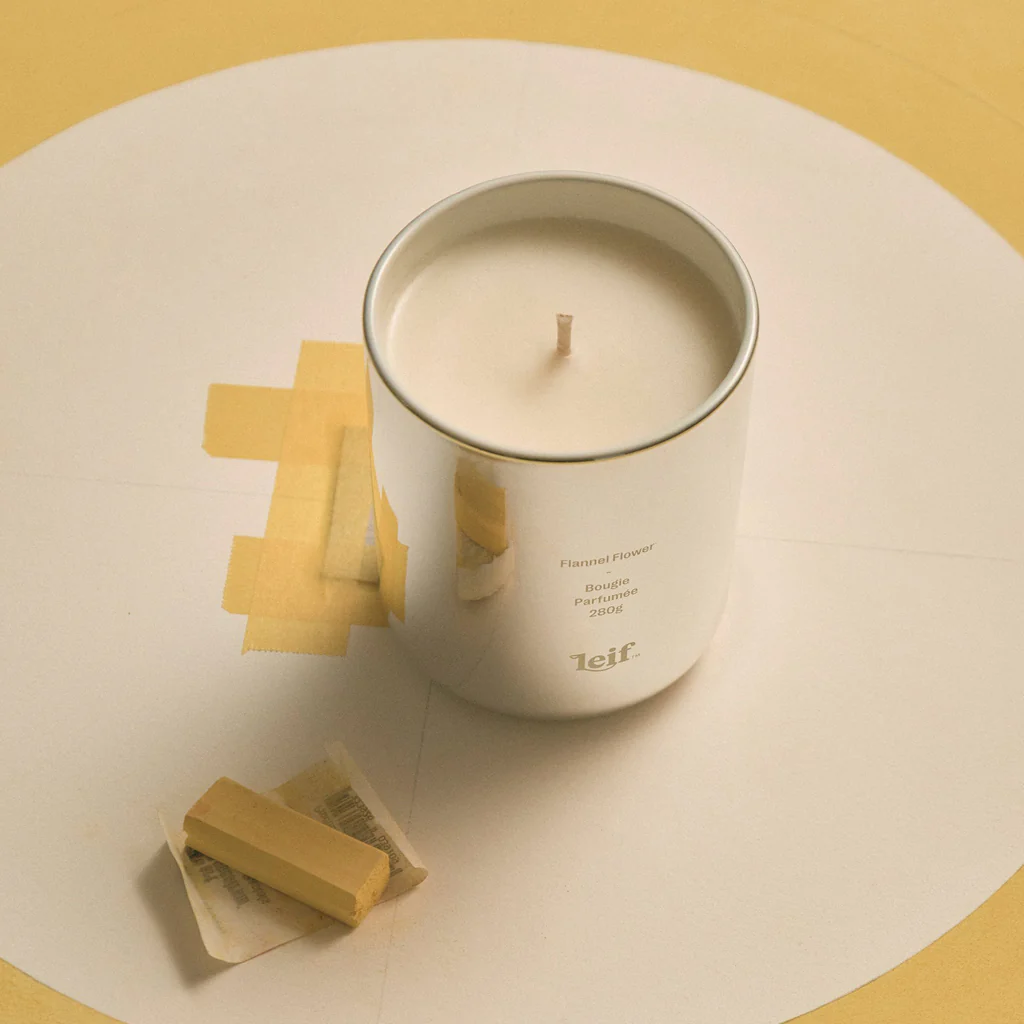 Leif Limited Edition Holiday Flannel Flower Silver Candle - Image 3