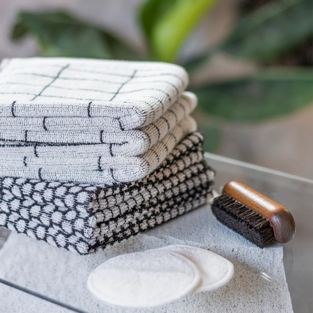 Mette Ditmer Tile Stone Towel Black White - Image 3