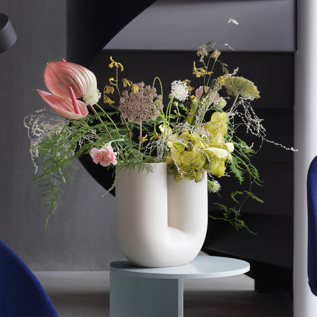 Muuto Kink Vase Sand - Image 3