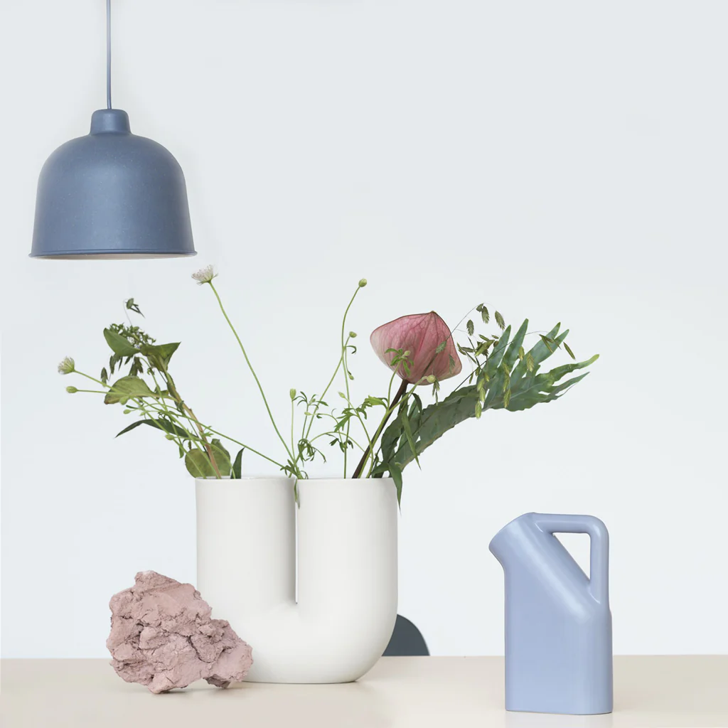 Muuto Kink Vase Sand - Image 5