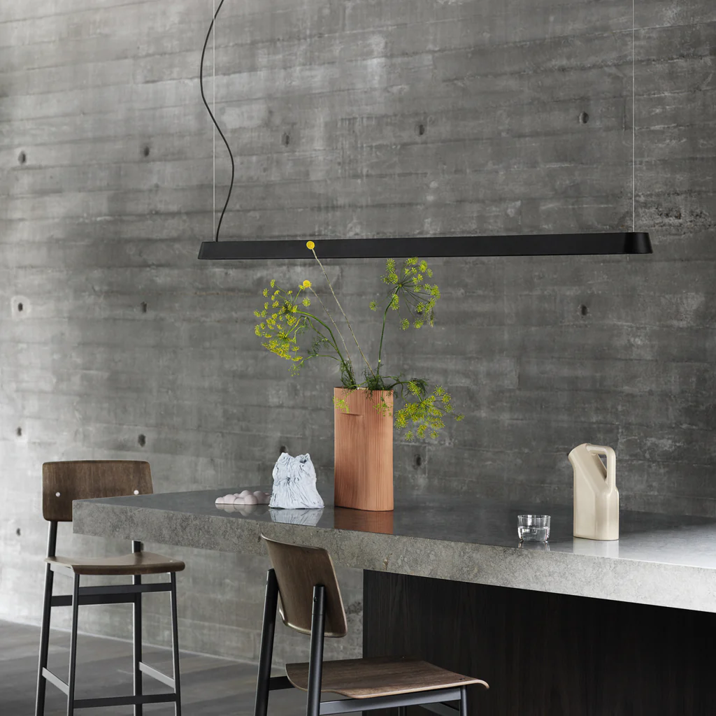 Muuto Linear Pendant Lamp Black 87.2cm - Image 3