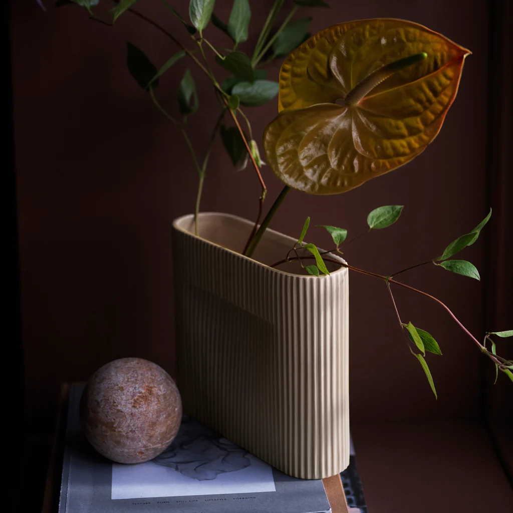 Muuto Ridge Vase Beige Medium - Image 3