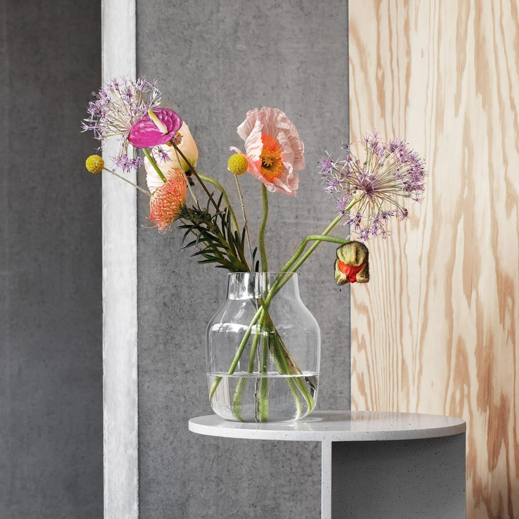 Muuto Silent Vase Clear 15cm - Image 3