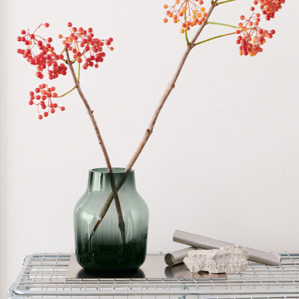 Muuto Silent Vase Dark Green 15cm - Image 4