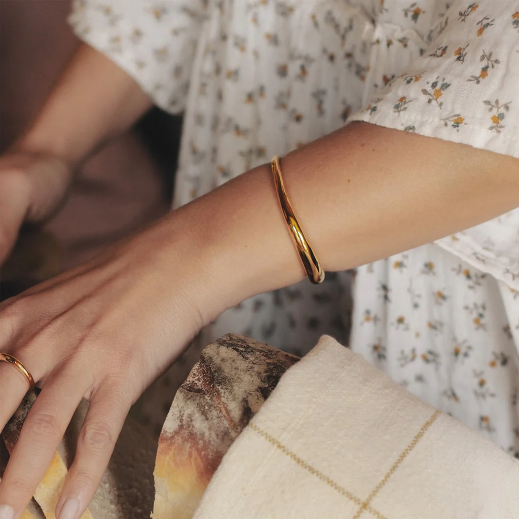 Nordic Muse Gold Bold Fluid Cuff Bangle - Image 3
