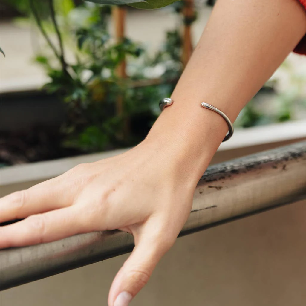 Nordic Muse Silver Bold Fluid Cuff Bangle - Image 2