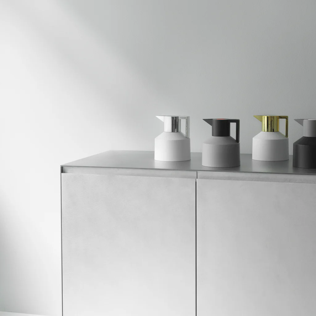 Normann Copenhagen Geo Vacuum Jug Grey - Image 4