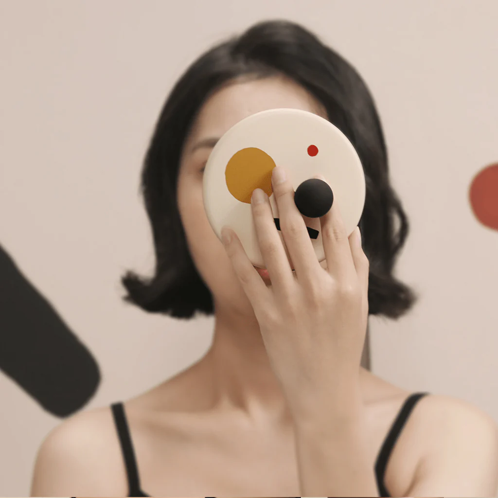 One Simple Concept Hand Held Illuminated Make Up Mirror - Image 3