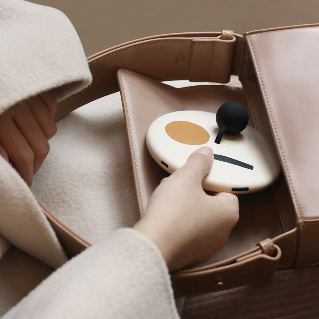 One Simple Concept Hand Held Illuminated Make Up Mirror - Image 4