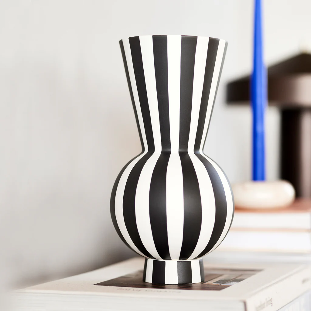 OYOY Living Toppu Vase Round Black White - Image 3