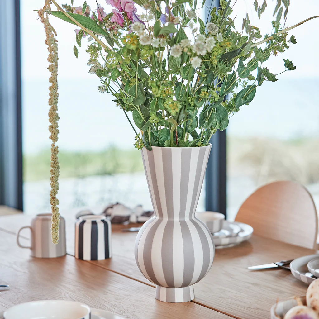 OYOY Living Toppu Vase Round Clay White - Image 2