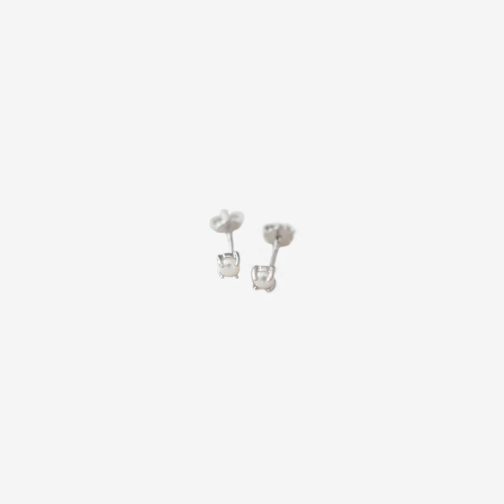 Sophie Earrings Mini Pearl Stud