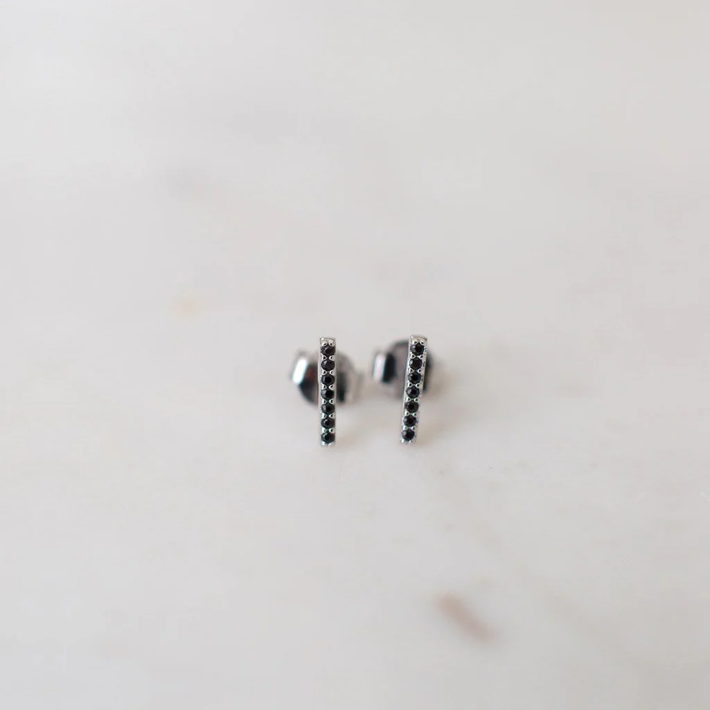 Sophie Earrings Sparkle Bar Black - Image 2