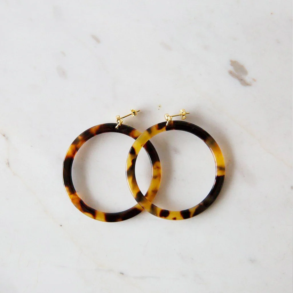 Sophie Hoop Earrings Dark Tort - Image 4