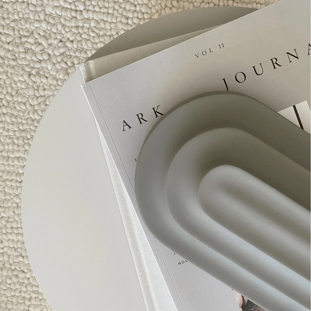 Woud Arkiv Concrete Bookend - Image 3