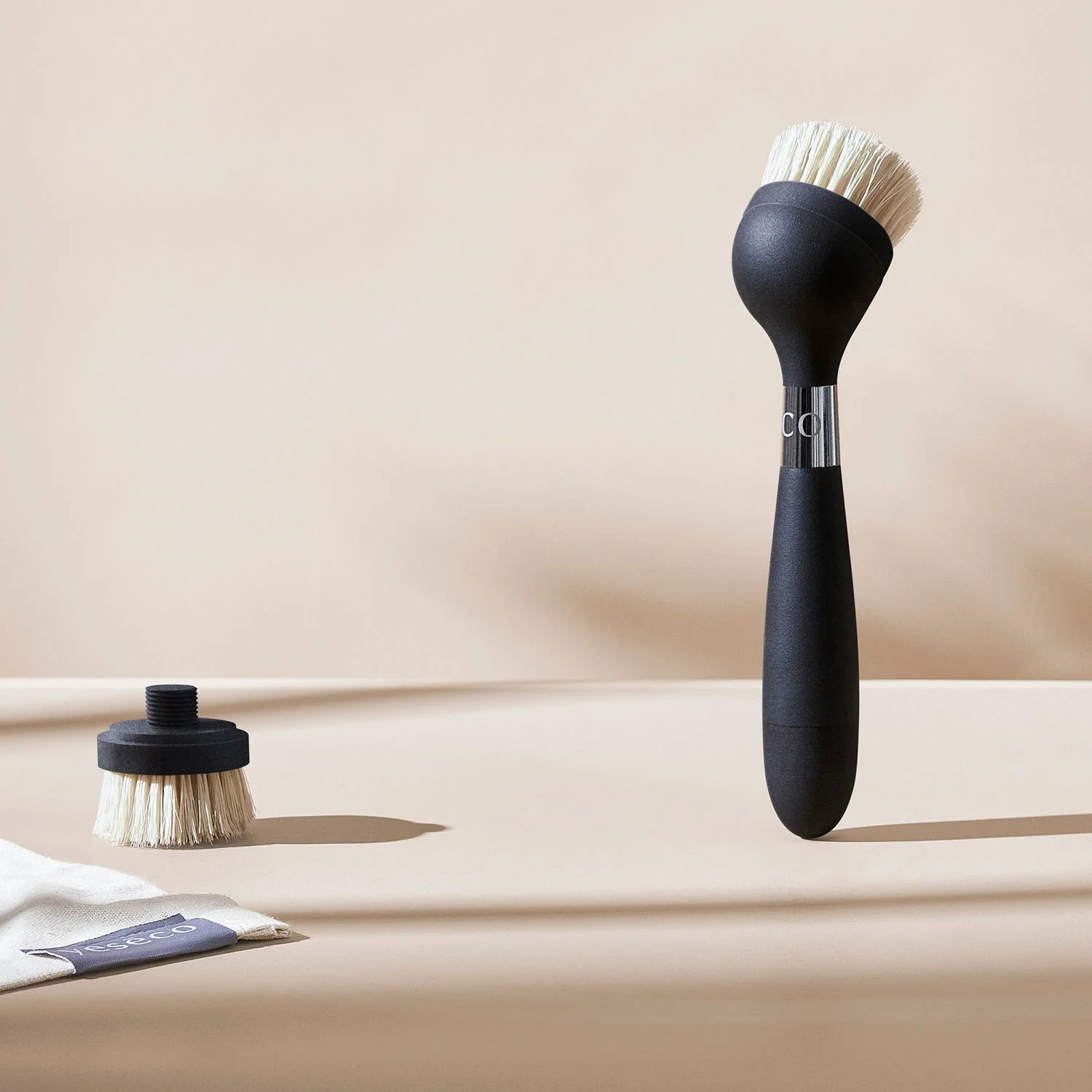 Yeseco The One Brush Black - Image 3